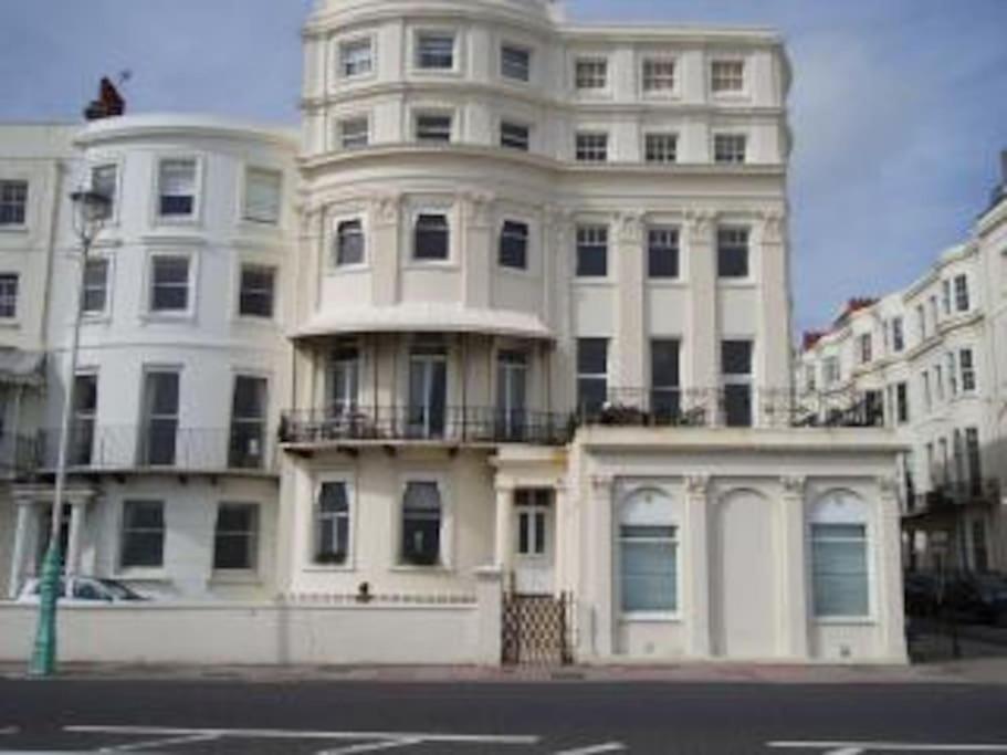 Regency Brighton Seafront Apartment Exterior photo